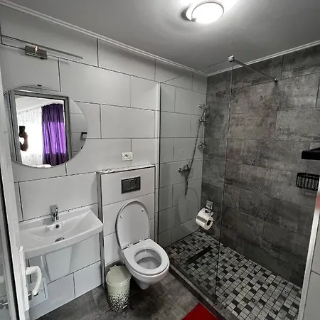 Iris Mamaia Nord Gæstehus 3*