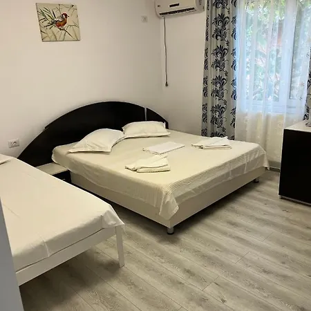 Iris Mamaia Nord Gæstehus 3*