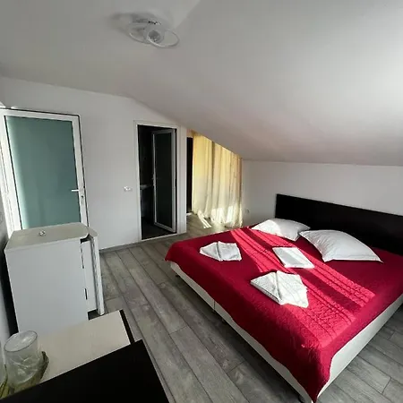 Iris Mamaia Nord Gæstehus Năvodari